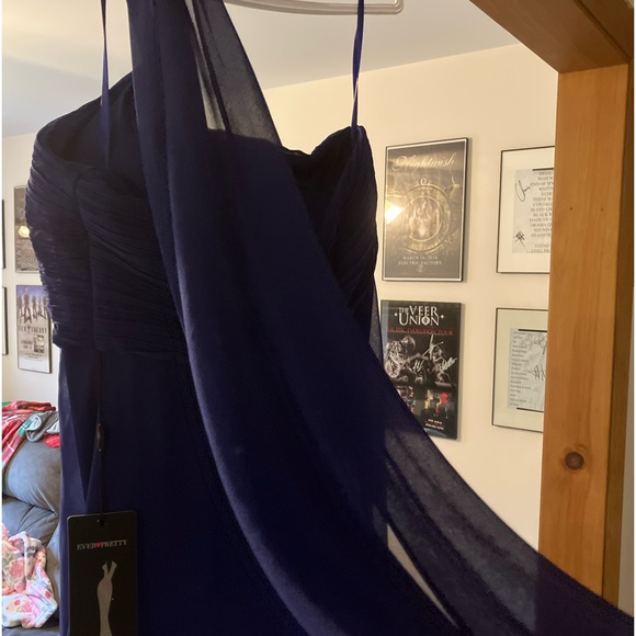 Everpretty bridesmaid dress in dark blue and full length. Never worn/brand new. - Picture 3 of 5